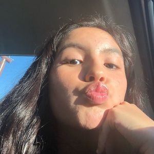 Meet your Posher, Mia